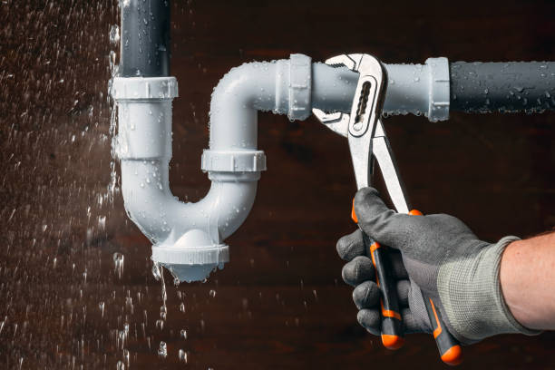 Professional Leak Detection technician working in Burlington, IL